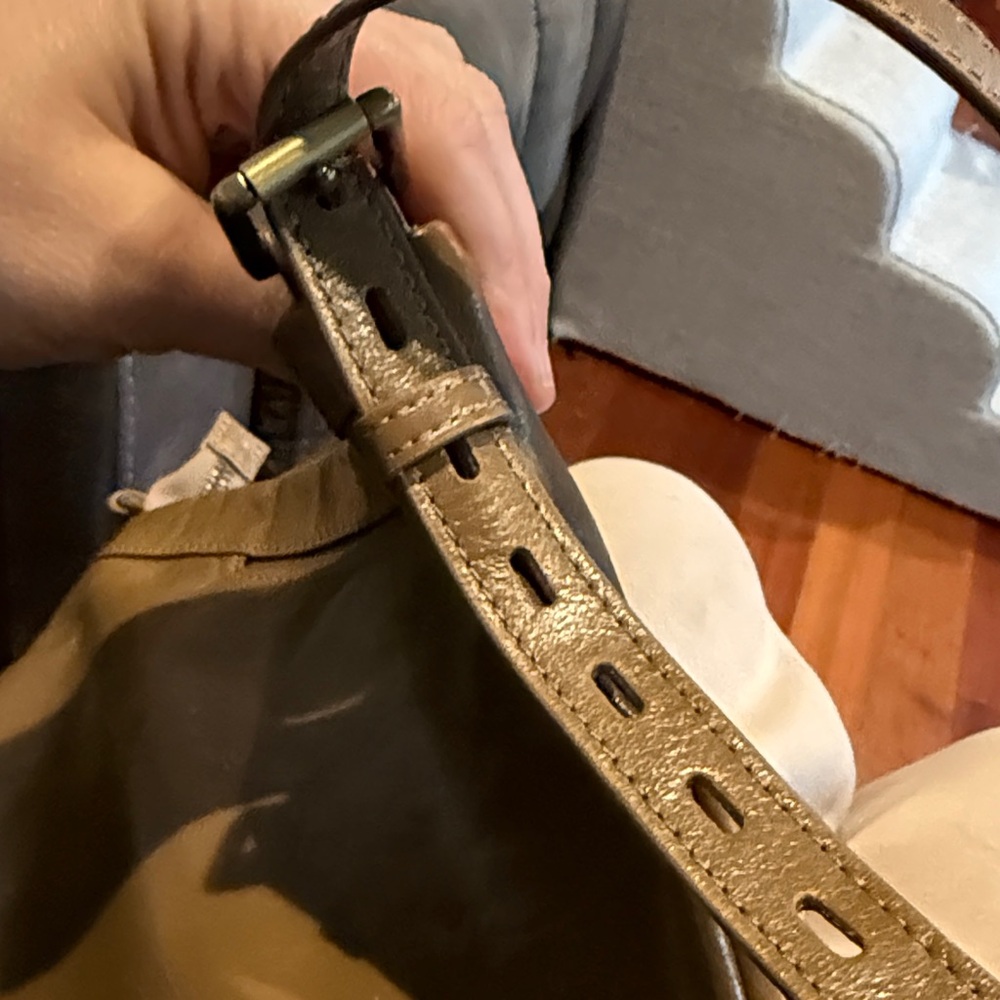 Hobo Leather Crossbody Bag in Tan - Picture 7 of 8